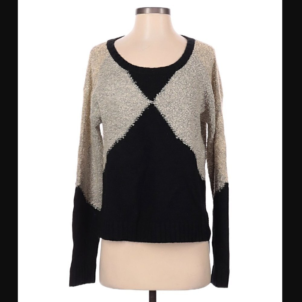 Hem & Thread Women's Size Small/Medium Crewneck Sweater Black Beige Diamond Geo